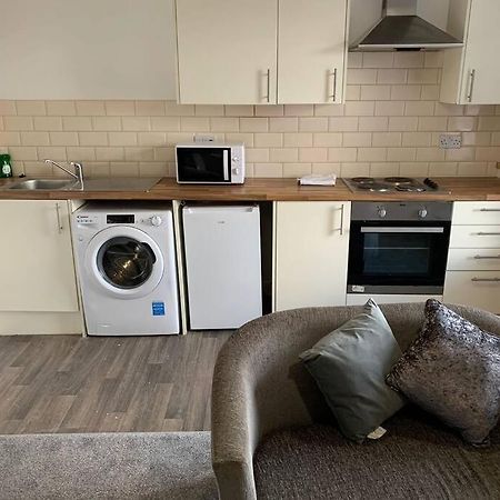 Fully Equipped Kitchen, Double Room Neath Zewnętrze zdjęcie