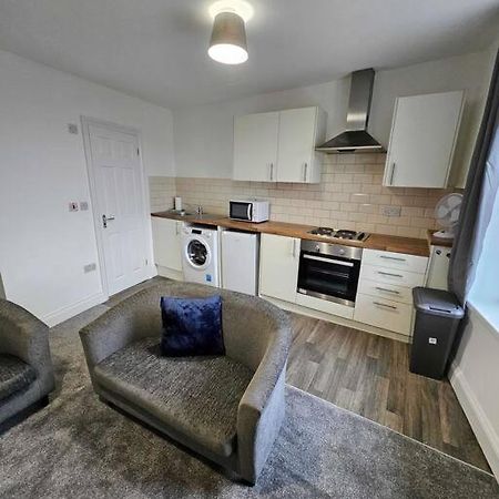 Fully Equipped Kitchen, Double Room Neath Zewnętrze zdjęcie